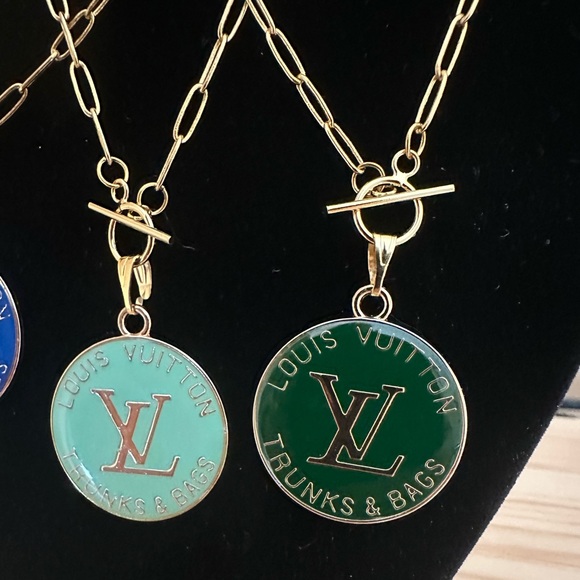 Choice of one Authentic LV Charm - Picture 3 of 4